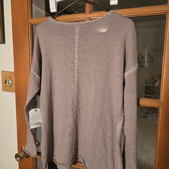 Subtle Luxury Cashmere Modal Blend Sweater - Picture 3 of 3